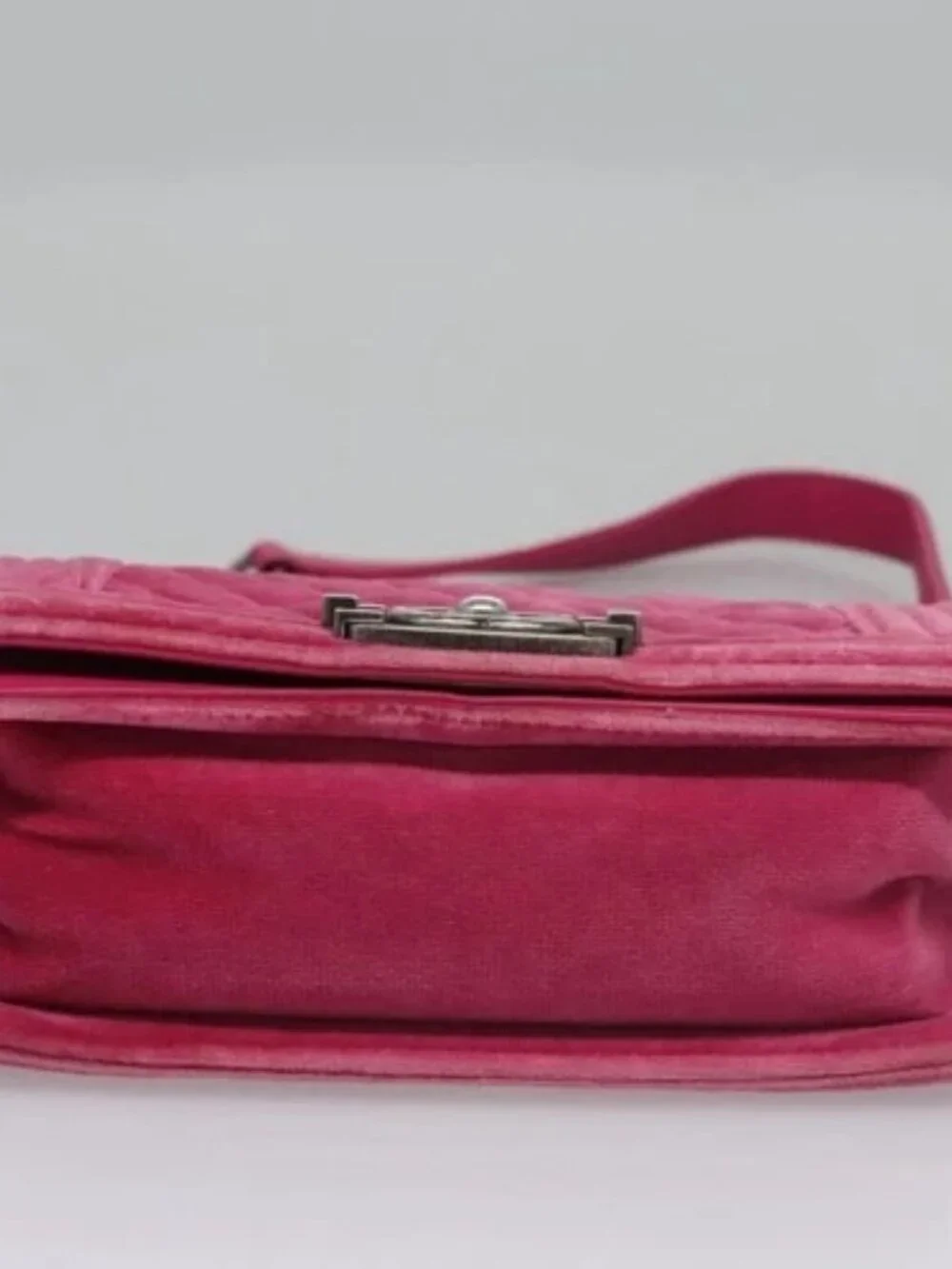 CHANEL brand	chanel color	pink